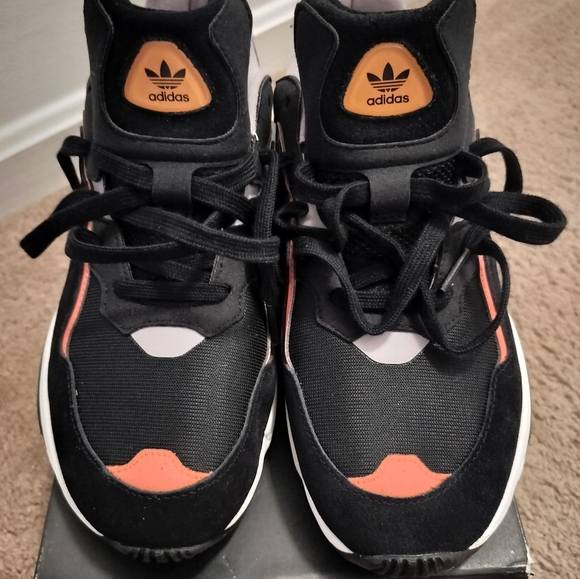 Adidas - Picture 3 of 9